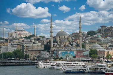 İstanbul, Türkiye. 2 Haziran 2019: Eminn mahalle, rıhtım ve teknelerinin manzarası.