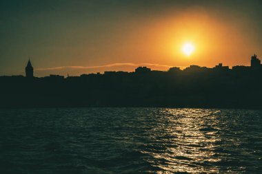 İstanbul, Türkiye. 2 Haziran 2019: Deniz manzarası ve gün batımı.