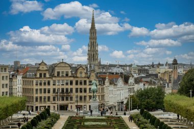 Brüksel, Belçika. 30 Eylül 2019: Brüksel 'in büyük meydanındaki binaların cephesi.