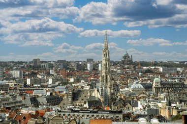 Brüksel, Belçika. 30 Eylül 2019: Brüksel 'in büyük meydanındaki binaların cephesi.