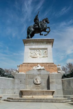 Madrid, Espaa. 1 Ekim 2019 Madrid Kraliyet Sarayı, mavi gökyüzü..