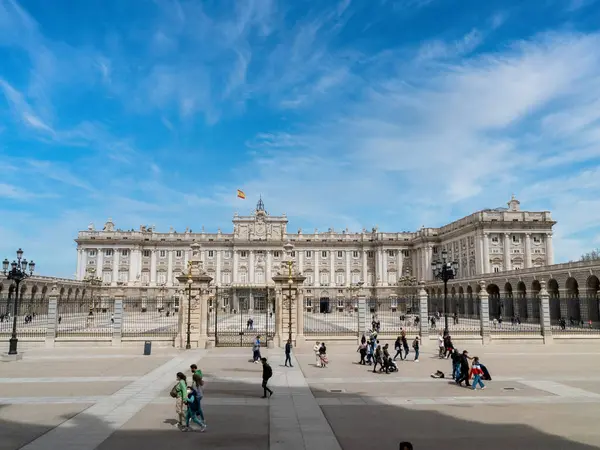 Madrid Espaa Ekim 2019 Madrid Kraliyet Sarayı Mavi Gökyüzü Telifsiz Stok Fotoğraflar