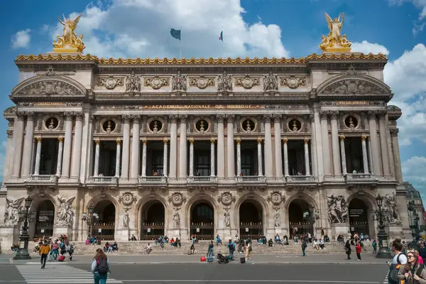 París Francia Abril 2022 Academia Nacional Música Ópera Con Cielo Imágenes De Stock Sin Royalties Gratis