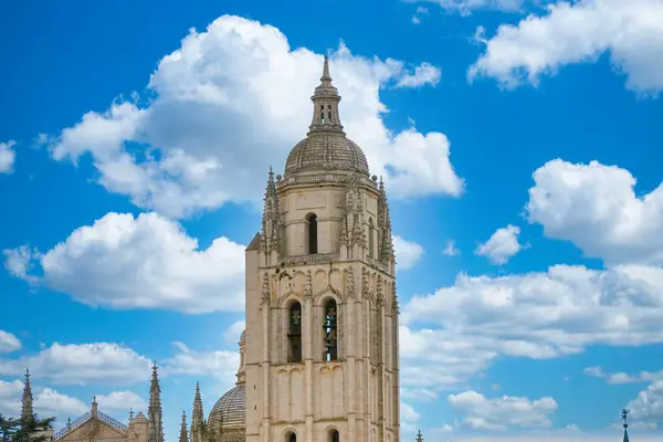 Segovia Espaa Απριλίου 2022 Καθεδρικός Ναός Σεγκόβια Γαλάζιο Ουρανό Εικόνα Αρχείου