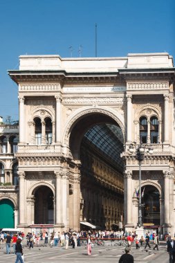 Milan, Lombardia, İtalya. 27 Ekim 2009: Piazza del Duomo