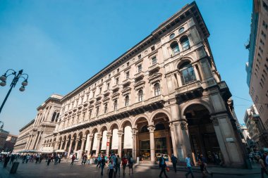 Milan, Lombardia, İtalya. 27 Ekim 2009: Piazza del Duomo