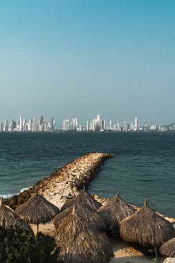 Tierra Bomba Adası 'ndan Bocagrande manzarası. Cartagena, Bolivar.