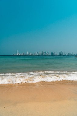 Tierra Bomba Adası 'ndan Bocagrande manzarası. Cartagena, Bolivar.
