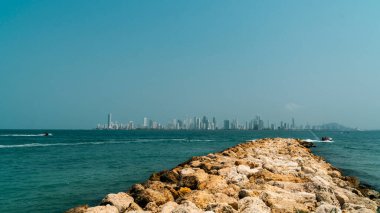 Tierra Bomba Adası 'ndan Bocagrande manzarası. Cartagena, Bolivar.