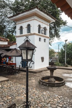 Popayan, Cauca, Kolombiya. 29 Nisan 2024: Küçük Payanes kasabasının mimarisi ve cephesi.