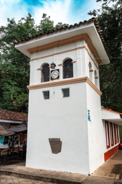 Popayan, Cauca, Kolombiya. 29 Nisan 2024: Küçük Payanes kasabasının mimarisi ve cephesi.