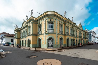 Popayan, Cauca, Kolombiya. 30 Nisan 2024: Guillermo Valencia tiyatrosunun mimarisi ve cephesi.