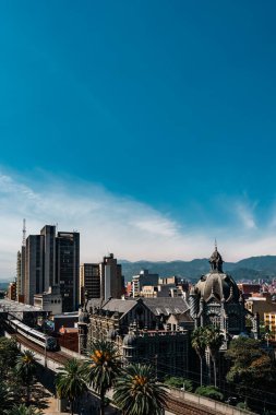 Medellin, Antioquia, Kolombiya. 17 Ocak 2024: Kültür ve Medellin Metro Sarayı.