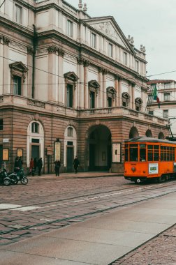 Lombardia, İtalya, Batı Avrupa. 18 Mart 2011: La Scala ve Tranvia Tiyatrosu, Milan