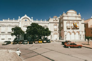 Cartagena, Bolivar, Kolombiya. 20 Eylül 2010: Duvarlarla çevrili şehirde renkli mimari.