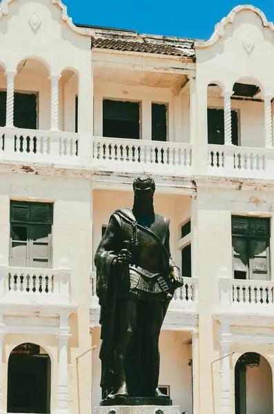 Cartagena, Bolivar, Kolombiya. 20 Eylül 2010: Duvarlarla çevrili şehirde renkli mimari.