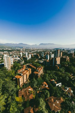 Medellin, Antioquia, Kolombiya. 18 Şubat 2013: Poblado Panoramik. 