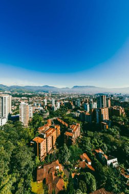 Medellin, Antioquia, Kolombiya. 18 Şubat 2013: Poblado Panoramik. 