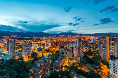Medellin, Antioquia, Kolombiya. 18 Şubat 2013: Poblado Panoramik. 