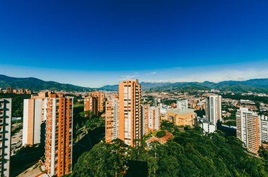Medellin, Antioquia, Kolombiya. 18 Şubat 2013: Poblado Panoramik. 