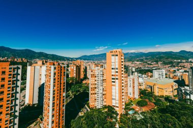 Medellin, Antioquia, Kolombiya. 18 Şubat 2013: Poblado Panoramik. 