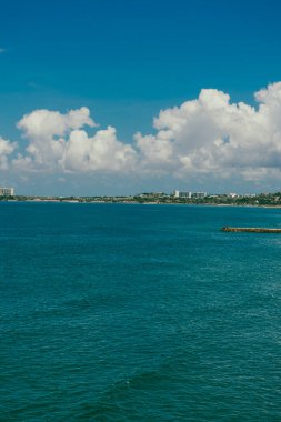 Puerto Salgar, Barranquilla, Kolombiya sahillerinin manzarası.