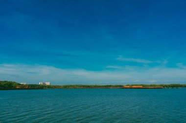 Mallorqun bataklığı iskele ve mavi gökyüzünden görüldü. Barranquilla, Atlantico, Kolombiya.