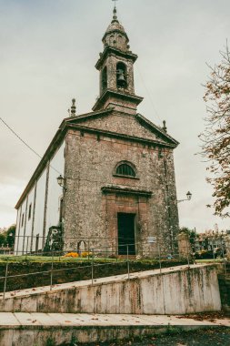 Santiago de Compostela, İspanya. 9 Kasım 2024: Santiago de Compostela San Pelayo de Sabugueira Kilisesi