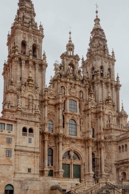 Santiago de Compostela, Galiçya, İspanya. 9 Kasım 2024: Santiago de Compostela Katedrali 'nin içi ve dışı.