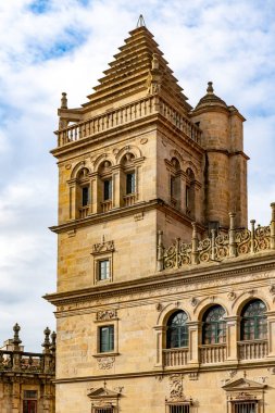 Santiago de Compostela, Galiçya, İspanya. 9 Kasım 2024: Santiago de Compostela Katedrali 'nin içi ve dışı.