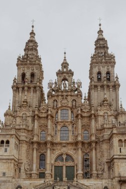 Santiago de Compostela, Galiçya, İspanya. 9 Kasım 2024: Santiago de Compostela Katedrali 'nin içi ve dışı.