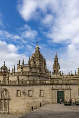 Santiago de Compostela, Galiçya, İspanya. 9 Kasım 2024: Santiago de Compostela Katedrali 'nin içi ve dışı.