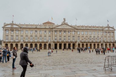 Santiago de Compostela, Galiçya, İspanya. 9 Kasım 2024: Obradoiro Meydanı Mimarisi.