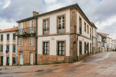 Santiago de Compostela, Galiçya, İspanya. 9 Kasım 2024: Santiago de Compostela 'nın tarihi merkezi ve mimarisi.