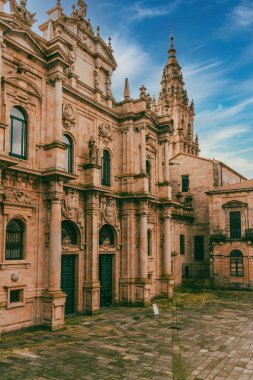 Santiago de Compostela, Galiçya, İspanya. 9 Kasım 2024: Santiago de Compostela Katedrali 'nin içi ve dışı.