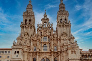 Santiago de Compostela, Galiçya, İspanya. 9 Kasım 2024: Santiago de Compostela Katedrali 'nin içi ve dışı.