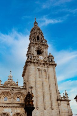 Santiago de Compostela, Galiçya, İspanya. 9 Kasım 2024: Santiago de Compostela Katedrali 'nin içi ve dışı.