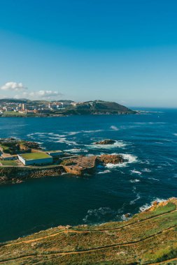 La coruna, İspanya. 11 Kasım 2024: Finisterrae Akvaryumu - Orzan Güvertesi ve Panoramik Koyu.
