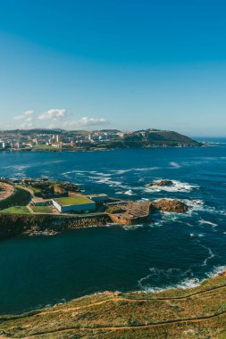 La coruna, İspanya. 11 Kasım 2024: Finisterrae Akvaryumu - Orzan Güvertesi ve Panoramik Koyu.