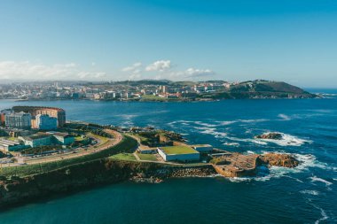 La coruna, İspanya. 11 Kasım 2024: Finisterrae Akvaryumu - Orzan Güvertesi ve Panoramik Koyu.