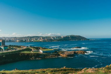 La coruna, İspanya. 11 Kasım 2024: Finisterrae Akvaryumu - Orzan Güvertesi ve Panoramik Koyu.