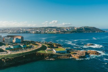 La coruna, İspanya. 11 Kasım 2024: Finisterrae Akvaryumu - Orzan Güvertesi ve Panoramik Koyu.
