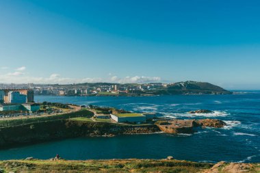 La coruna, İspanya. 11 Kasım 2024: Finisterrae Akvaryumu - Orzan Güvertesi ve Panoramik Koyu.