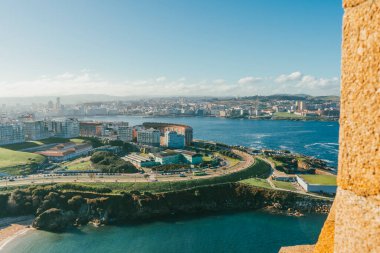La coruna, İspanya. 11 Kasım 2024: Finisterrae Akvaryumu - Orzan Güvertesi ve Panoramik Koyu.