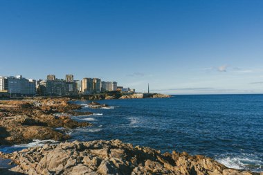 Ensenada del Orzn 'dan panoramik manzara. La Corua, İspanya.