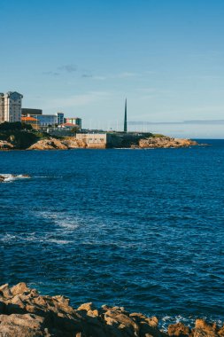 Ensenada del Orzn 'dan panoramik manzara. La Corua, İspanya.