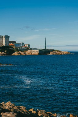 Ensenada del Orzn 'dan panoramik manzara. La Corua, İspanya.