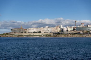 Ensenada del Orzn 'dan panoramik manzara. La Corua, İspanya.