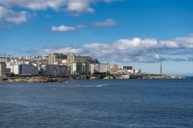 Ensenada del Orzn 'dan panoramik manzara. La Corua, İspanya.