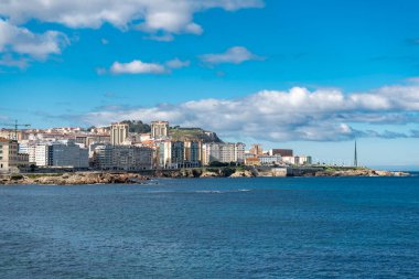 Ensenada del Orzn 'dan panoramik manzara. La Corua, İspanya.